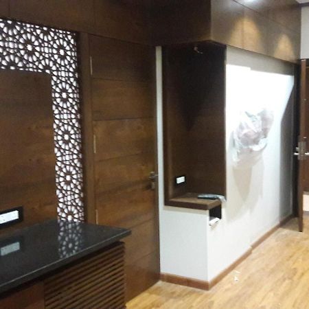 Hotel Samdareeya Pvt Ltd Джабалпур Екстериор снимка